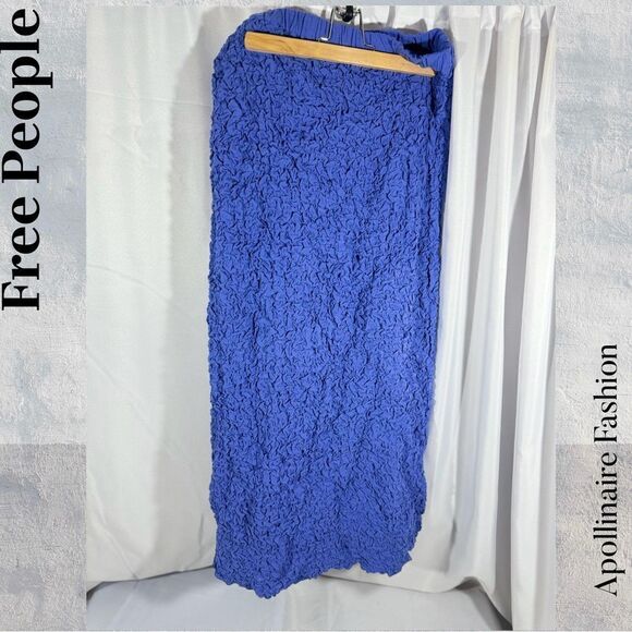 FREE PEOPLE DOUBLE THE FUN SCRUNCH SKIRT MIDI IN BLUE MEDIUM NEW - Picture 4 of 4